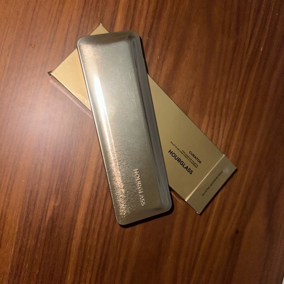 Hourglass Metallic Gold Cosmetic Case - Picture 1 of 4